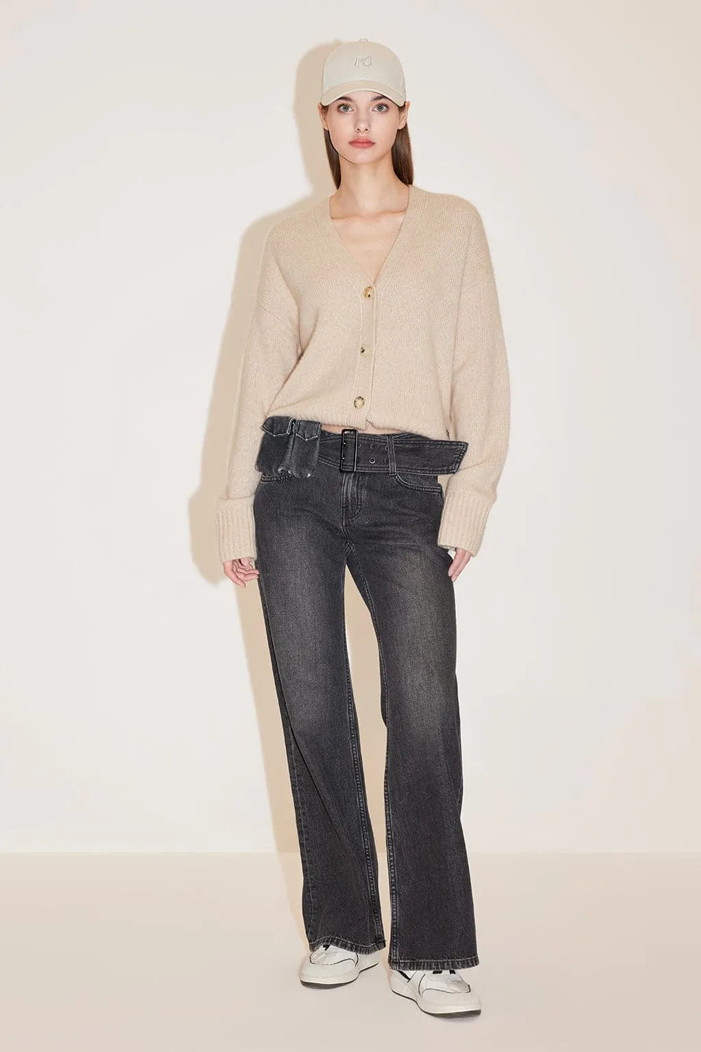 Elegant V-Neck Cashmere Cardigan